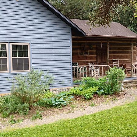 Restored1850S Log Cabin, With Gazebo And Gardens! 1 Mile To Downtown Weaverville Exterior photo