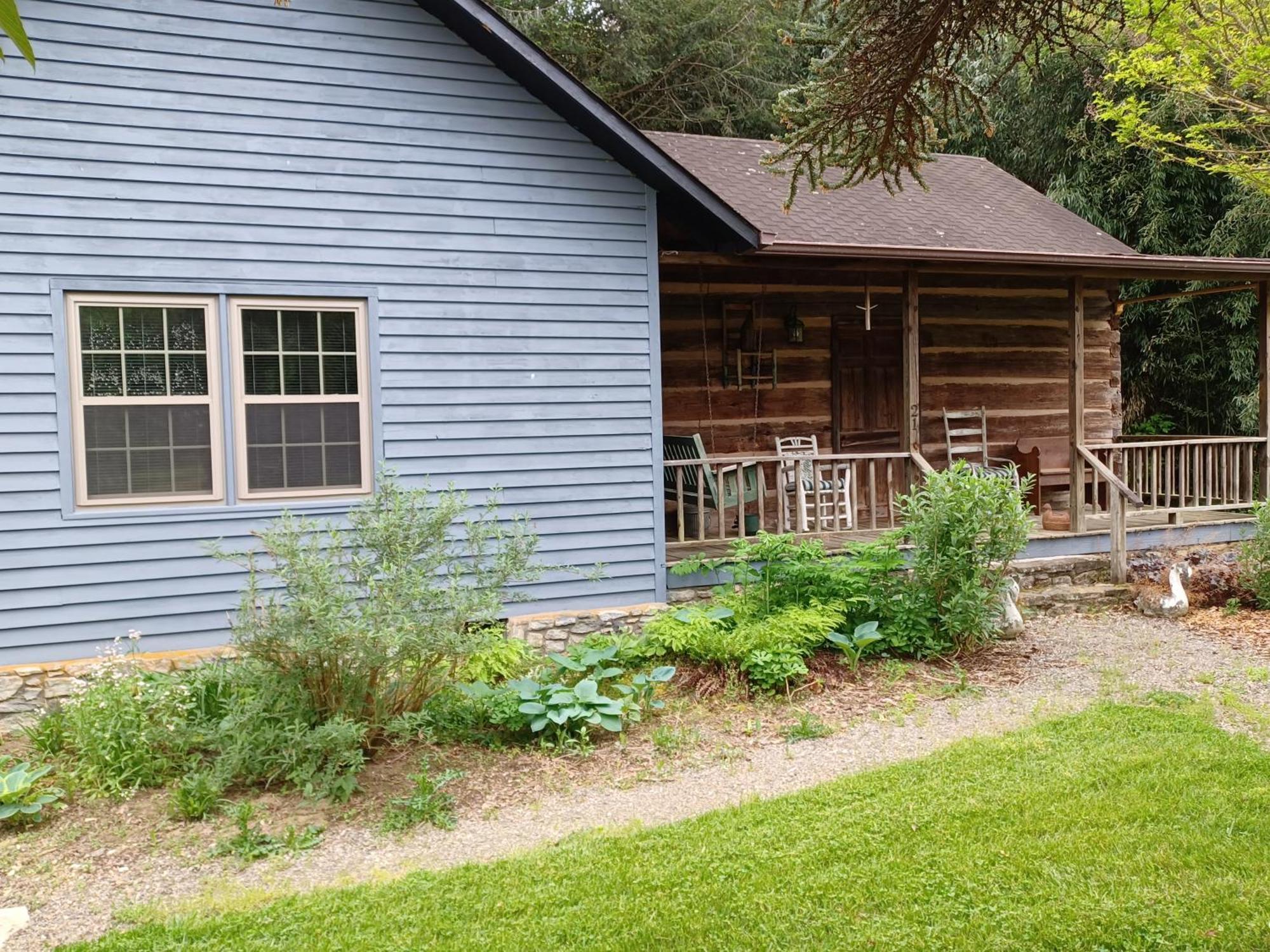 Restored1850S Log Cabin, With Gazebo And Gardens! 1 Mile To Downtown Weaverville Exterior photo