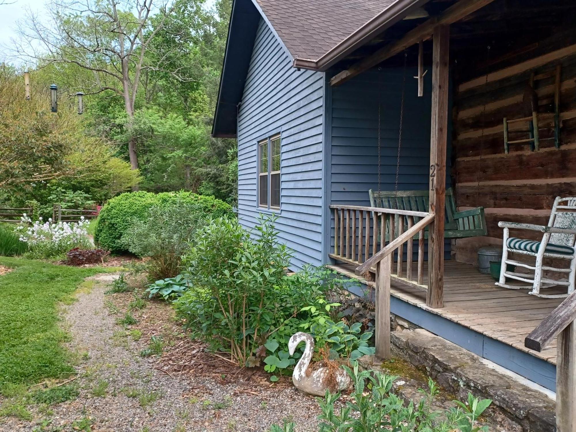 Restored1850S Log Cabin, With Gazebo And Gardens! 1 Mile To Downtown Weaverville Exterior photo