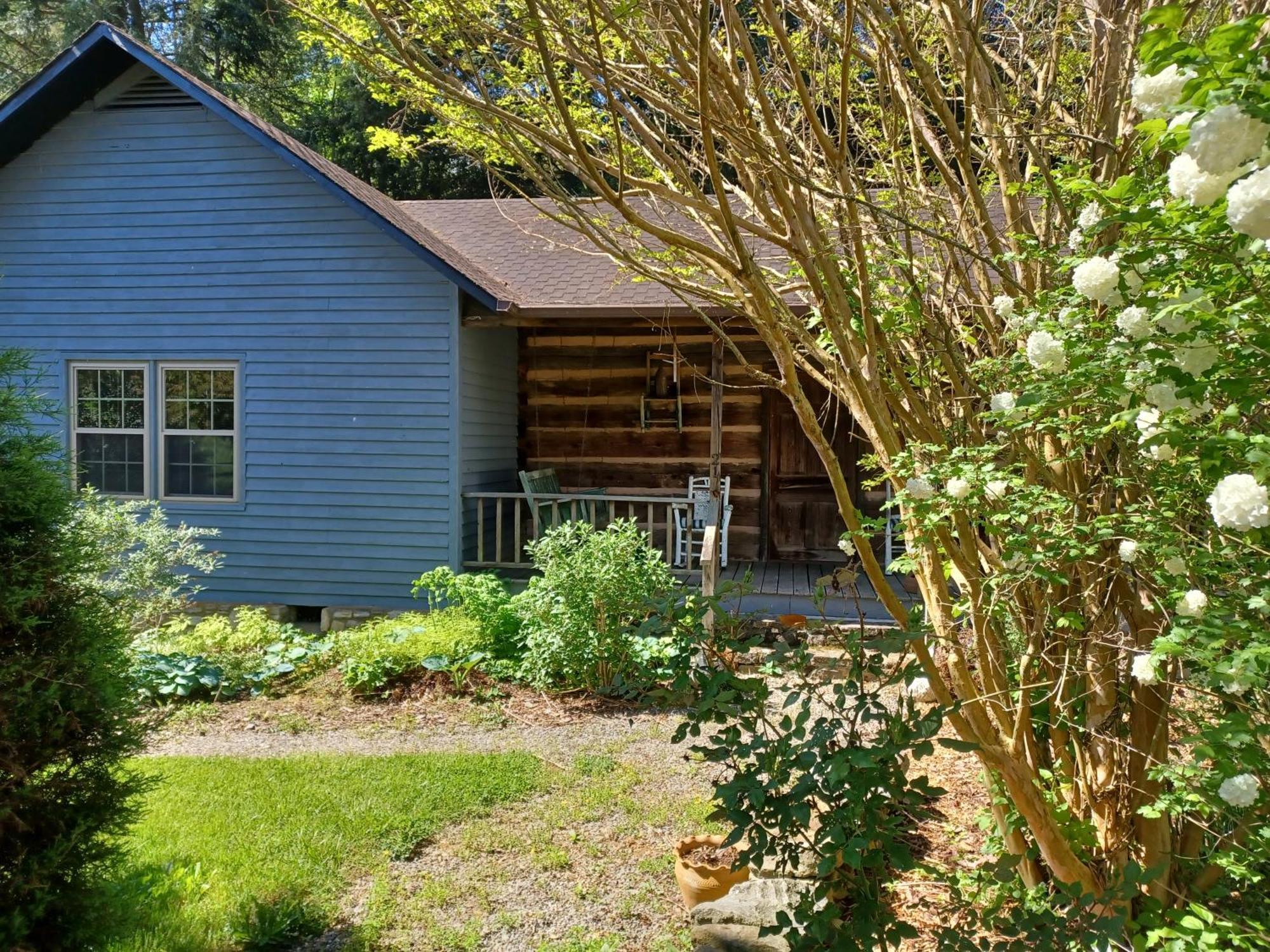 Restored1850S Log Cabin, With Gazebo And Gardens! 1 Mile To Downtown Weaverville Exterior photo