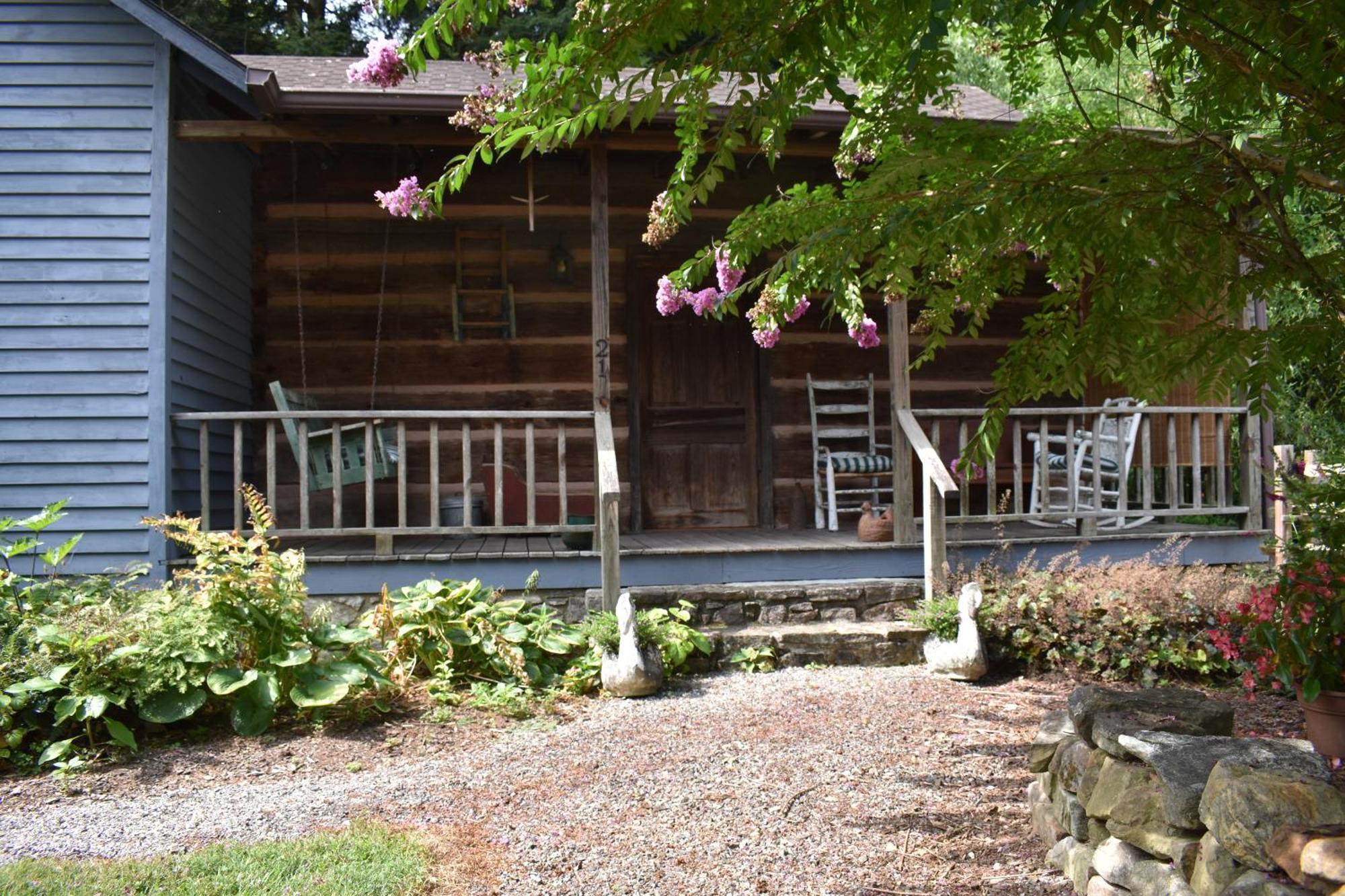 Restored1850S Log Cabin, With Gazebo And Gardens! 1 Mile To Downtown Weaverville Exterior photo