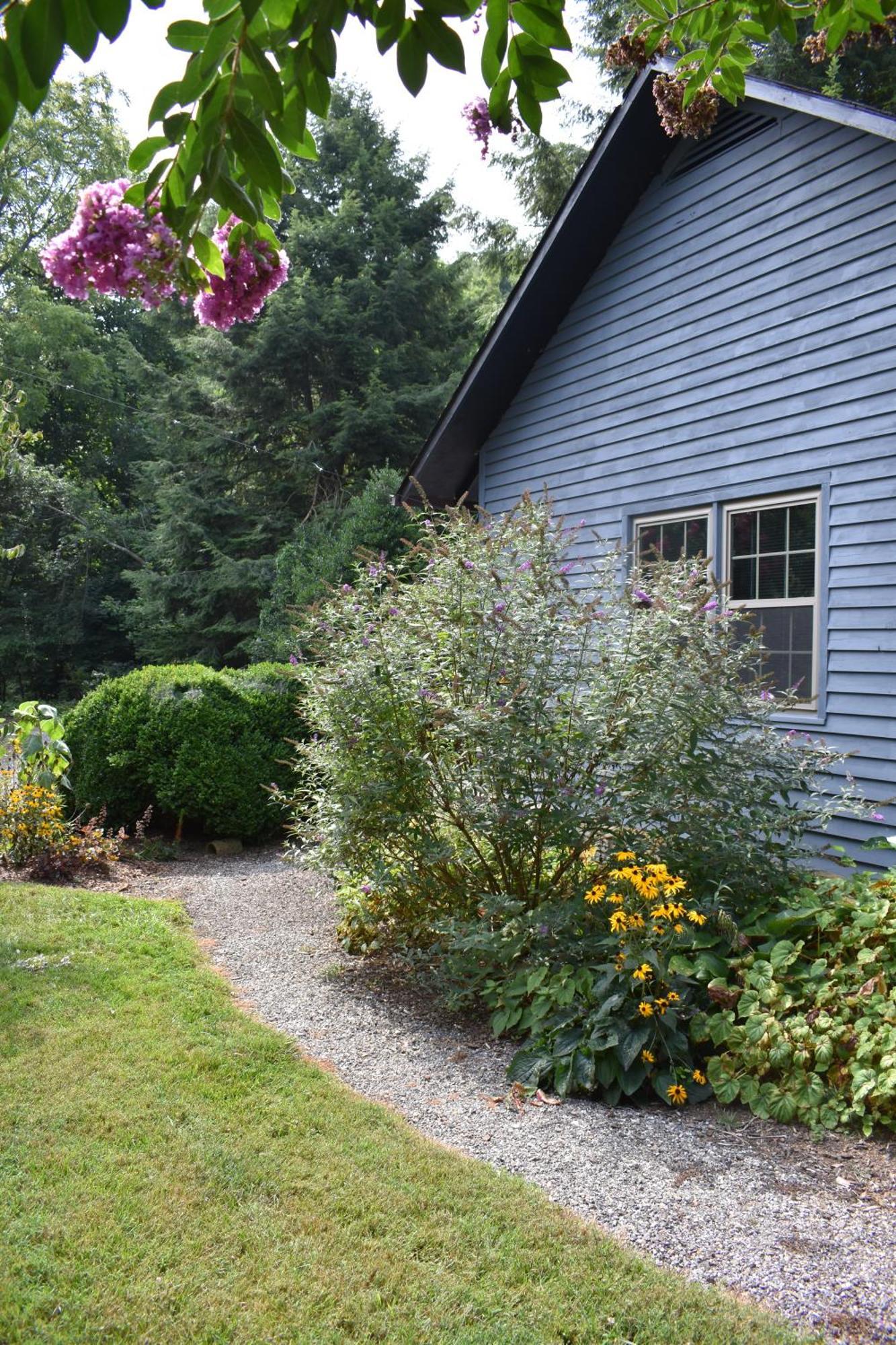 Restored1850S Log Cabin, With Gazebo And Gardens! 1 Mile To Downtown Weaverville Exterior photo
